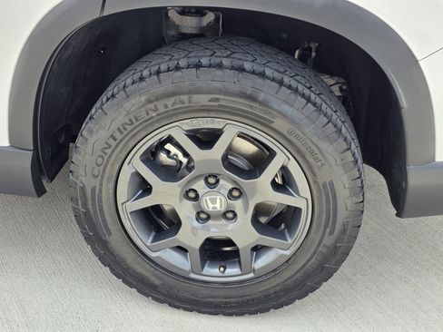 Used 2024 Honda Pilot TrailSport image 37
