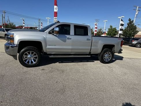 Used 2019 Chevrolet Silverado 2500 LTZ w/ Duramax Plus Package AWD/4WD image 38