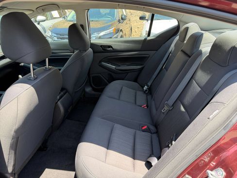 Used 2025 Nissan Altima 2.5 SV FWD image 25