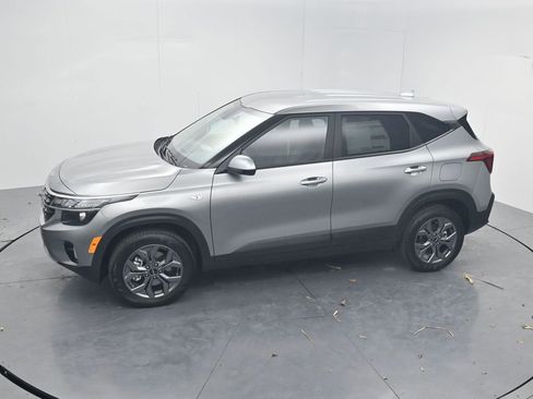 New 2026 Kia Seltos LX image 44