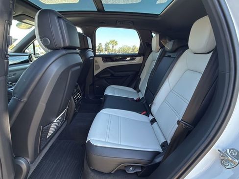 Certified 2026 Porsche Cayenne image 16