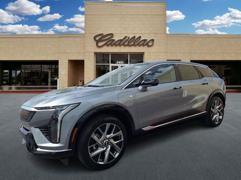 New 2026 Cadillac Optiq Luxury 2 RWD image 7