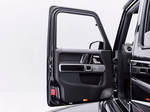 Used 2025 Mercedes-Benz G 63 AMG 4MATIC image 36