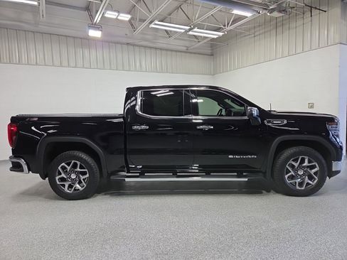 Used 2023 GMC Sierra 1500 SLT w/ SLT Premium Package AWD/4WD image 8