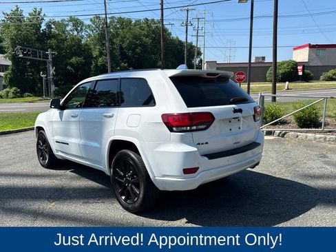 Used 2018 Jeep Grand Cherokee Altitude AWD/4WD image 5