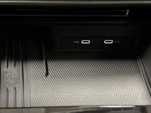 Used 2025 Volkswagen Atlas SE image 19