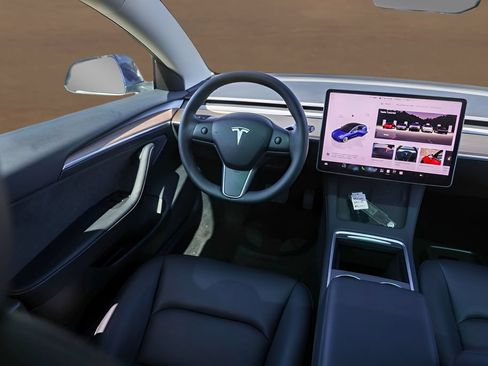 Used 2023 Tesla Model 3 Standard Range RWD image 24