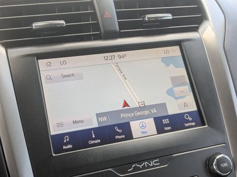 Used 2020 Ford Fusion SE FWD image 22