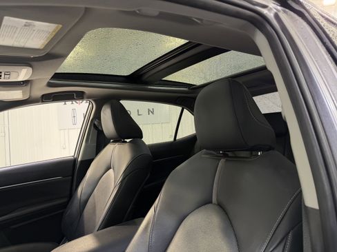 Used 2019 Toyota Camry XSE w/ Driver Assist Package image 10