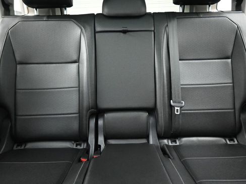 Used 2019 Volkswagen Tiguan SEL image 28