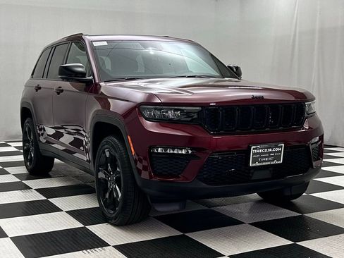 New 2025 Jeep Grand Cherokee Limited w/ Black Appearance Package image 2