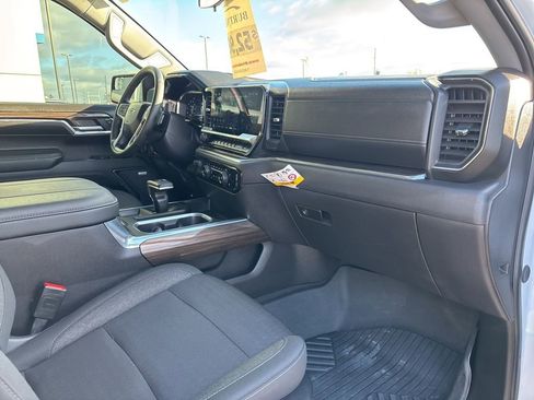 Certified 2024 Chevrolet Silverado 1500 LT Trail Boss w/ Convenience Package II image 32