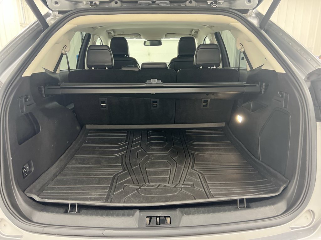 Used 2023 Ford Edge Titanium w/ Cargo Accessory Package AWD/4WD image 23