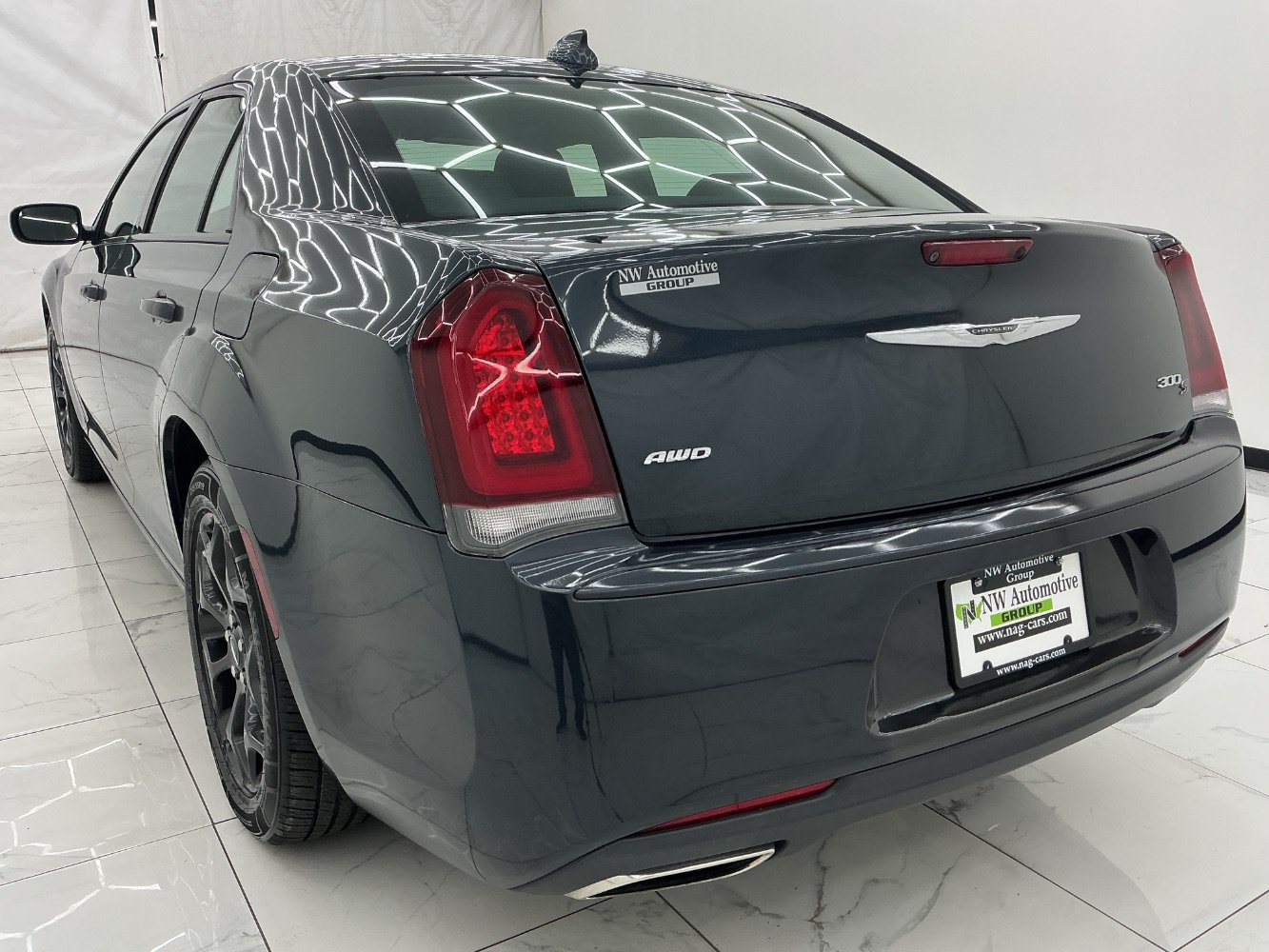 Used 2019 Chrysler 300 S AWD/4WD image 9