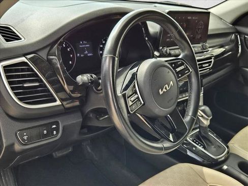 Used 2022 Kia Seltos EX AWD/4WD image 11