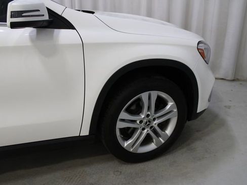 Used 2020 Mercedes-Benz GLA 250 4MATIC w/ Premium Package image 36