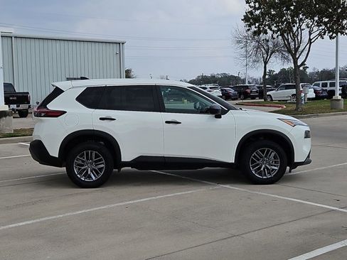 Used 2023 Nissan Rogue S image 4