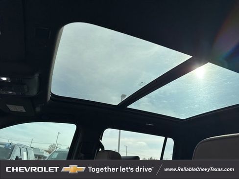 Used 2021 Chevrolet Suburban High Country w/ Premium Package 2 image 29