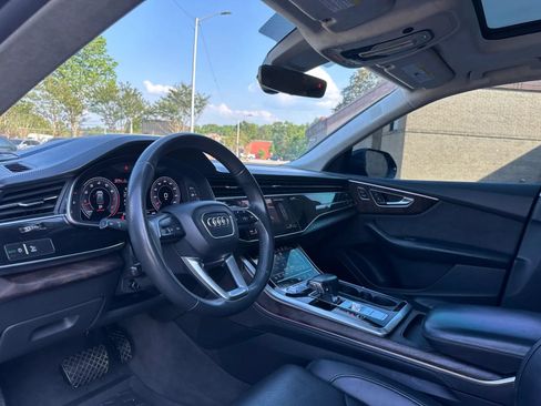 Used 2019 Audi Q8 Prestige w/ Luxury Package AWD/4WD image 13