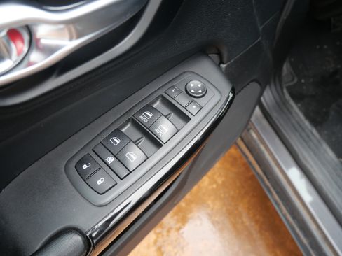 Used 2021 Jeep Cherokee Altitude image 7