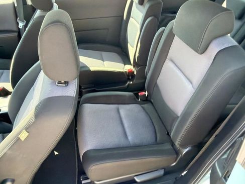 Used 2006 MAZDA MAZDA5 Sport w/ Popular Equipment Pkg FWD image 12