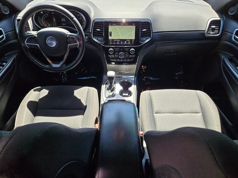 Used 2019 Jeep Grand Cherokee Laredo w/ 18" Wheel & 8.4" Radio Group RWD image 14
