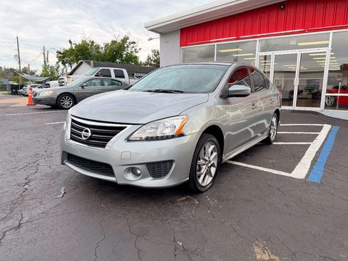 Used 2014 Nissan Sentra SR w/ SR Driver Package FWD image 3