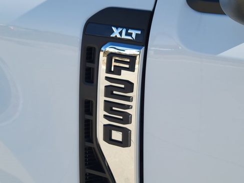 New 2026 Ford F250 XLT w/ FX4 Off-Road Package image 12