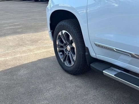 New 2026 Chevrolet Silverado 1500 High Country AWD/4WD image 15
