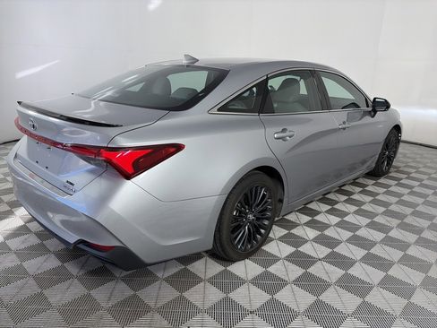 Used 2019 Toyota Avalon XSE image 7