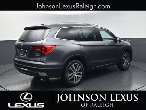 Used 2017 Honda Pilot Touring image 9