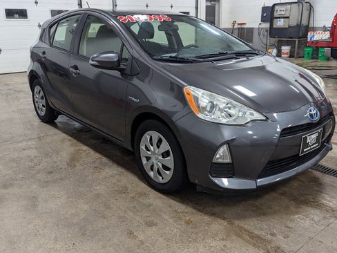 Used 2012 Toyota Prius C One image 7