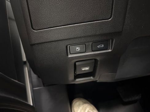 Used 2024 Lexus ES 250 w/ Premium Package image 39