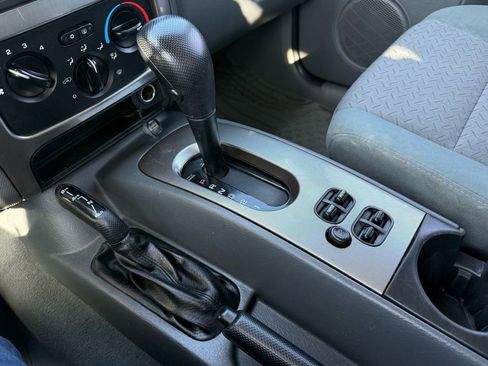 Used 2005 Jeep Liberty Renegade w/ Trailer Tow Group image 36