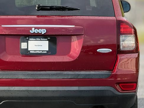 Used 2017 Jeep Compass Latitude AWD/4WD image 14