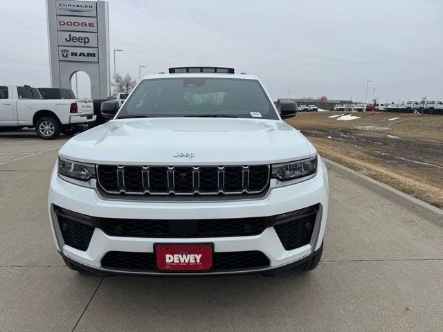 New 2026 Jeep Grand Cherokee Limited w/ Luxury Tech Group II AWD/4WD image 2