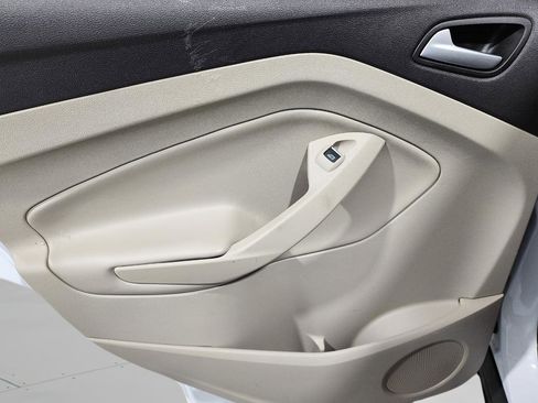 Used 2019 Ford Escape SEL image 25