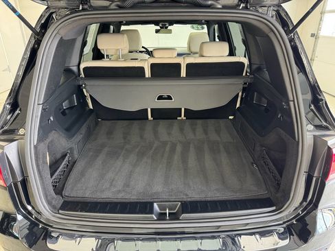 Used 2022 Mercedes-Benz GLB 250 4MATIC w/ Premium Package Lite image 6