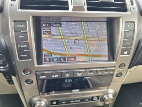 Used 2021 Lexus GX 460 Luxury w/ Off Road Package AWD/4WD image 24