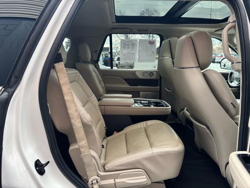 Used 2020 Lincoln Navigator Reserve w/ Luxury Package image 15
