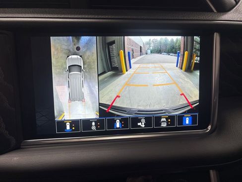 Used 2024 GMC Yukon XL Denali image 48