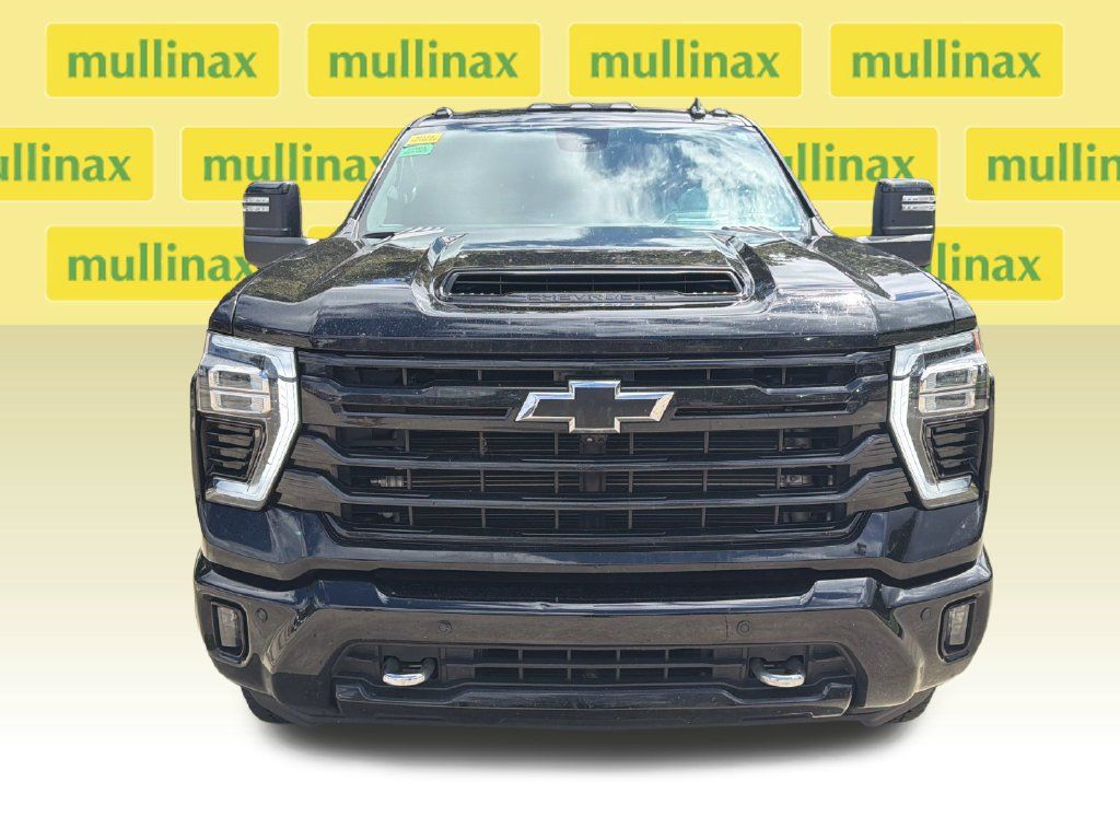 Used 2025 Chevrolet Silverado 2500 High Country w/ Midnight Edition AWD/4WD image 15