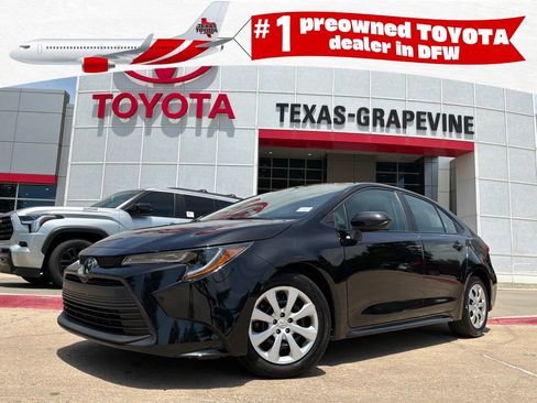 Used 2025 Toyota Corolla LE FWD image 1
