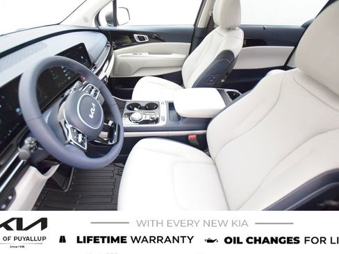 New 2025 Kia Carnival SX Prestige image 10