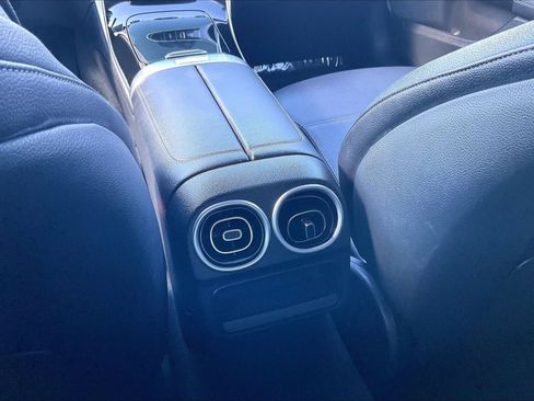 Used 2022 Mercedes-Benz C 300 Sedan image 31