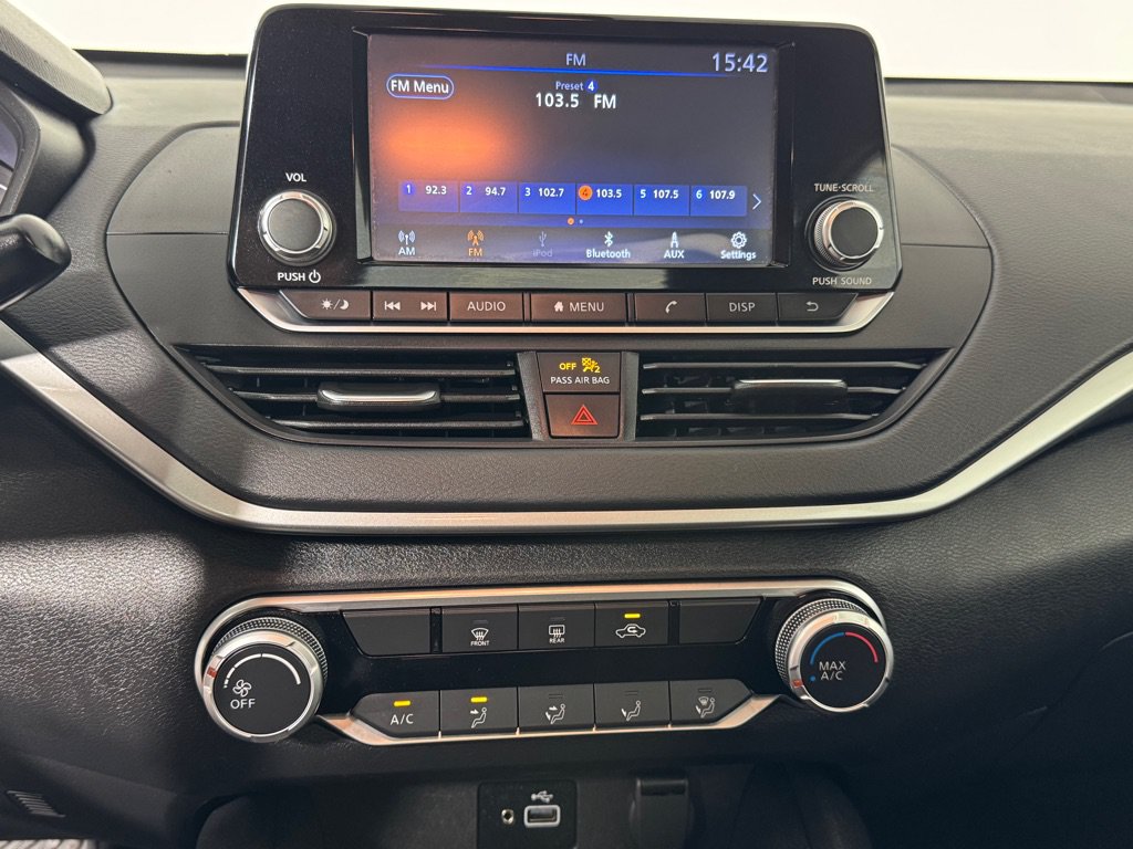 Used 2024 Nissan Altima 2.5 S FWD image 14
