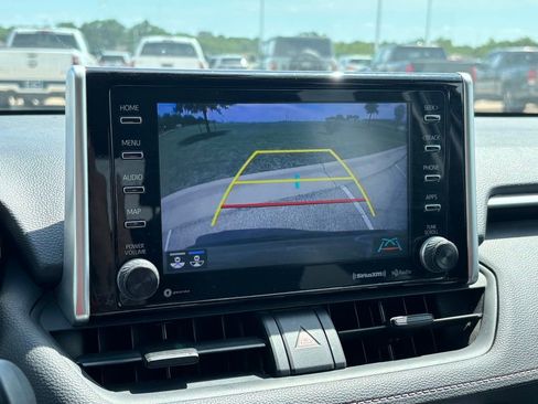 Used 2021 Toyota RAV4 XLE w/ Convenience Package FWD image 10