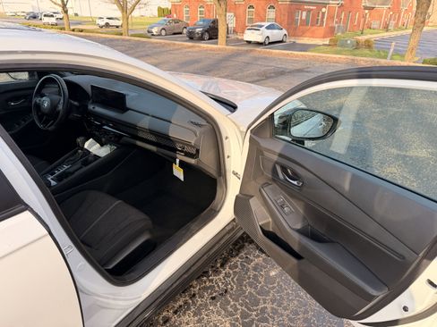 Used 2024 Honda Accord Sport image 15