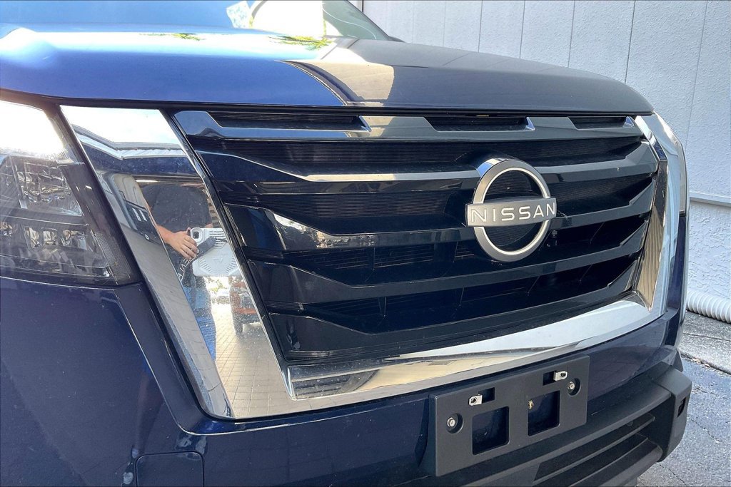Used 2025 Nissan Pathfinder SV AWD/4WD image 27