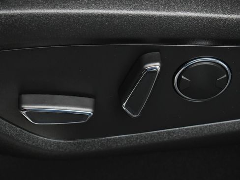 Used 2023 Lincoln Nautilus AWD w/ Premium Package image 14
